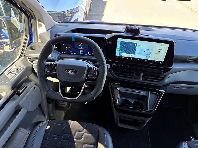 Ford Tourneo Custom (2026) MS-RT L1, Tourneo, 2.5 Duratec - fotka 9 z 39