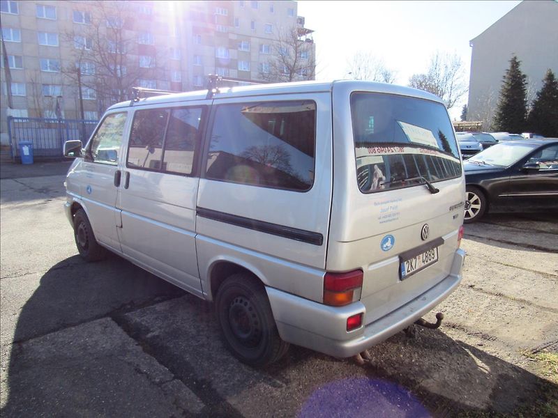 Volkswagen Caravelle 2,5 TDI 75kW - fotka 4 z 28