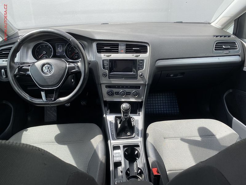 Volkswagen Golf (2015) 1.4TSi, 1.maj,ČR, servis - fotka 8 z 15