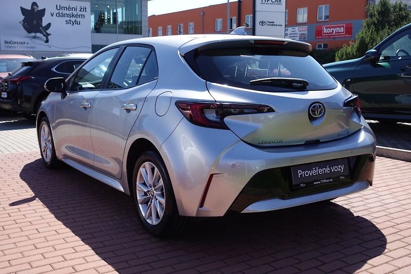 Toyota Corolla 1,8HSD Cofort Tech - fotka 6 z 32