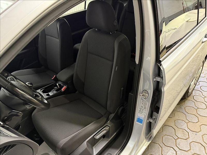 Volkswagen Touran 2.0TDI 2XKOLA 1MAJITEL 84KM! - fotka 27 z 37