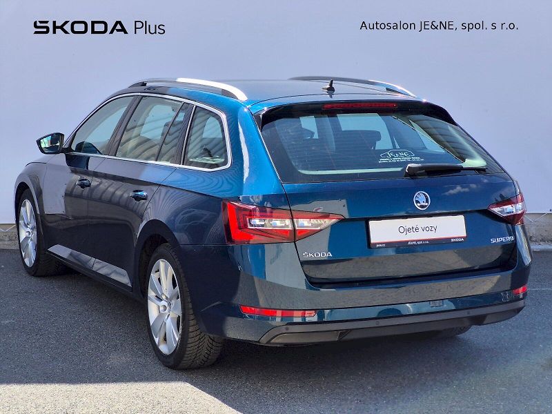 Škoda Superb (2018) Style 2.0 TDI 110kW Combi - fotka 7 z 29