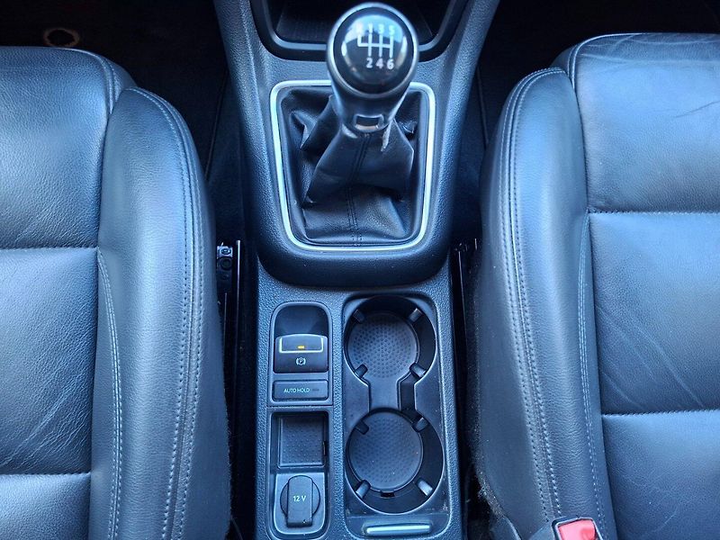 Volkswagen Sharan (2012) 2.0TDI 103kW 6MAN -7.MÍST - fotka 15 z 48