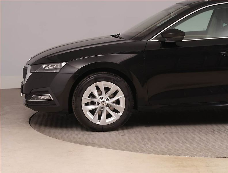 Škoda Octavia (2024) 2.0 TDI - fotka 15 z 21