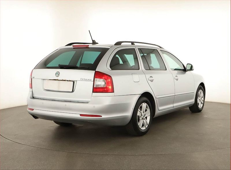 Škoda Octavia (2012) 2.0 TDI, Tažné, jezdí dobře - fotka 5 z 14