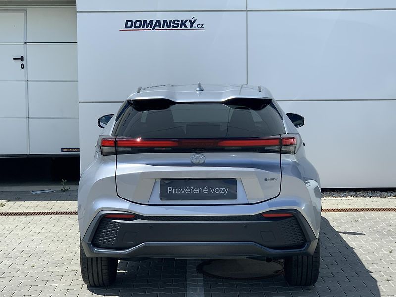 Toyota C-HR STYLE 1,8 HYBRID 90kW - fotka 12 z 32