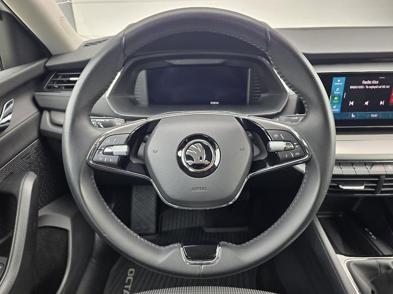 Škoda Octavia (2023) 2.0TDI AMBITION 1.MAJITEL ČR - fotka 12 z 20