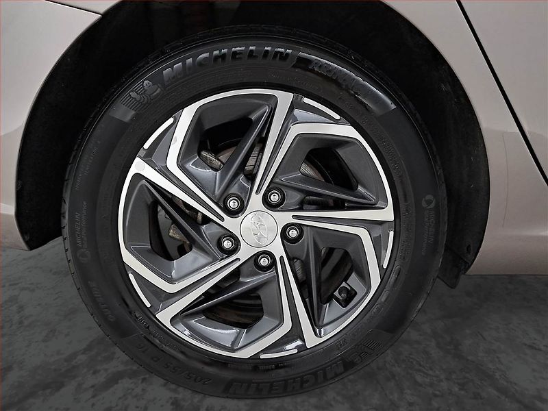 Hyundai i30 (2023) Smart 1.0 T-GDI - fotka 15 z 17