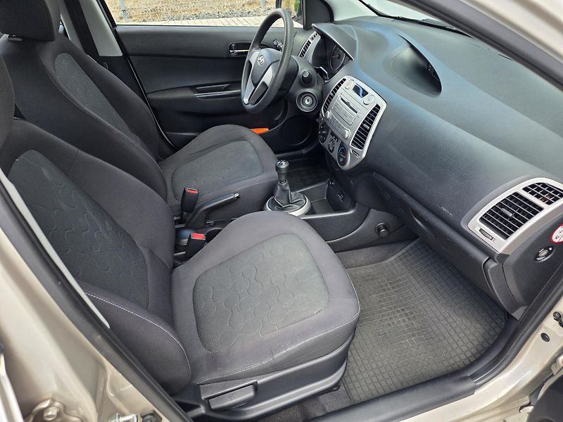 Hyundai i20 (2011) 1.2i 57kW P.SENZORY ČR NOVÉ - fotka 8 z 17