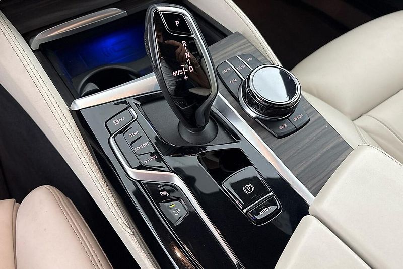 BMW Řada 6 řady 6 GT | 640d xDrive - fotka 11 z 29