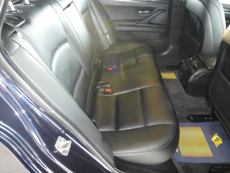 BMW Řada 5 (2016) 520D-KAMERA*ALU**XENONY - fotka 25 z 29