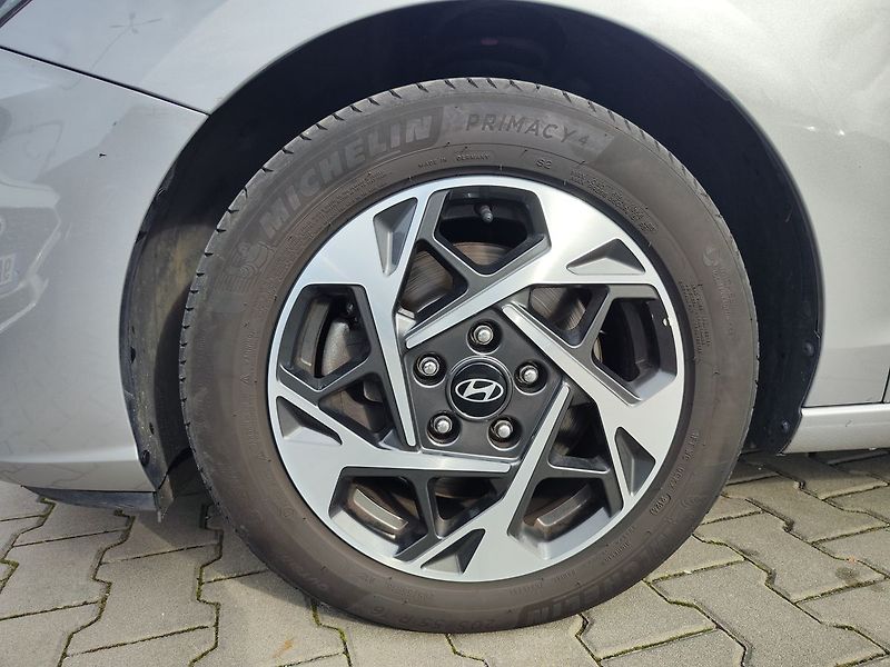 Hyundai i30 1.5 T-GDI/103kW Style DCT - fotka 33 z 34