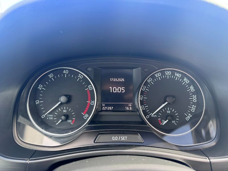 Škoda Fabia (2017) 1,2 TSI 66 KW 2. MAJ STK - fotka 23 z 49