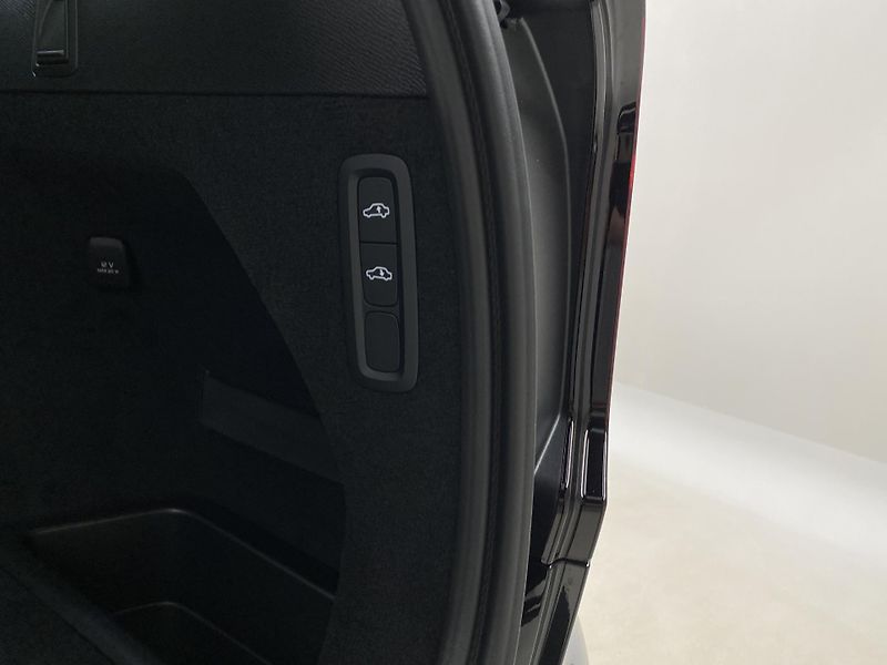 Volvo XC90 (2026) T8 AWD Plug-in BRIGHT PLUS 7m - fotka 28 z 68