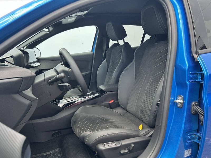 Peugeot 208 (2026) GT e-DCS6 1,2 Hybrid - fotka 7 z 26