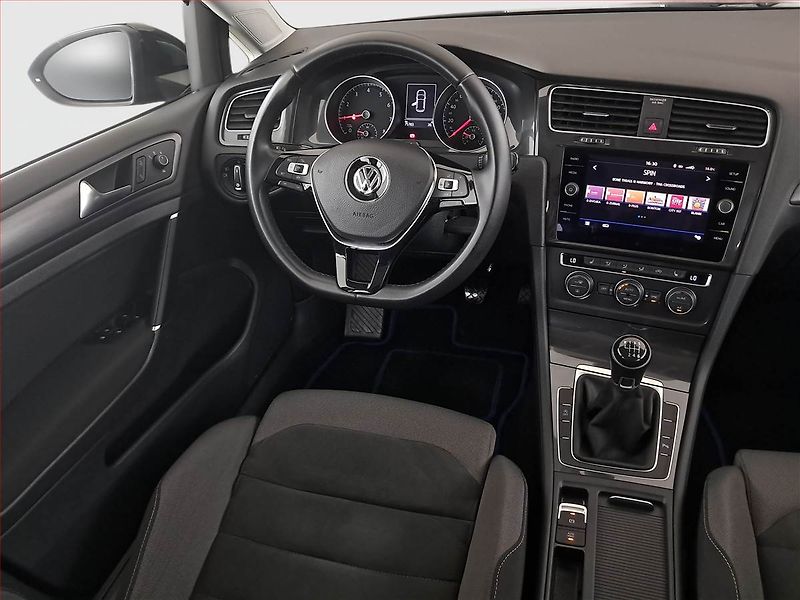 Volkswagen Golf (2019) Marathon Edition 1.5 TSI - fotka 7 z 17