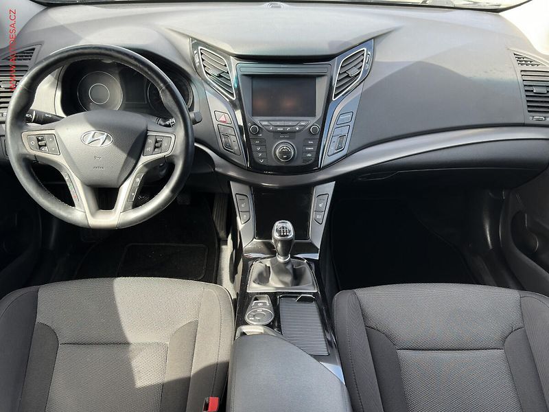 Hyundai i40 (2018) 1.7CRDi, 2.maj,ČR, Navi, AC - fotka 8 z 20