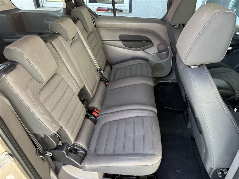 Ford Tourneo Connect 1,5 Titanium,88kW,Long,AT,1maj - fotka 22 z 30