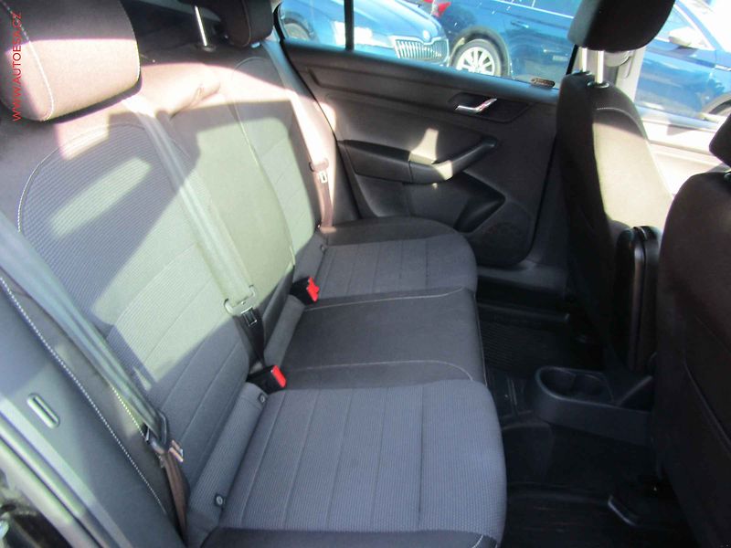 Škoda Rapid (2014) 1.6TDi, autoAC - fotka 10 z 18