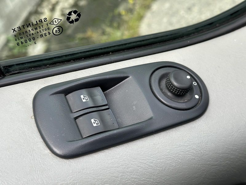Renault Trafic 2.0dCi 90PS L1-H1 6RM CHLAĎÁK - fotka 19 z 27