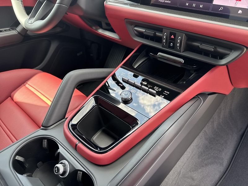 Porsche Cayenne E-Hybrid Coupé - fotka 28 z 30