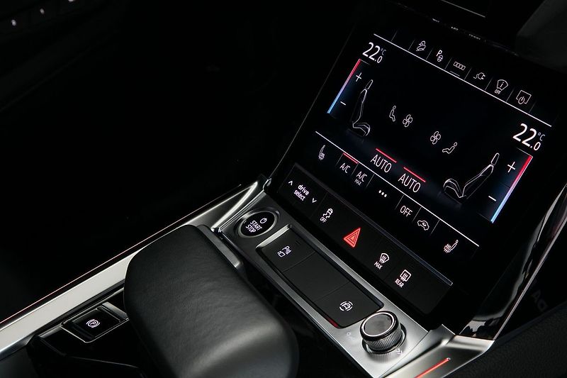 Audi e-tron 55 300kW Matrix NightV ZÁRUKA - fotka 21 z 38