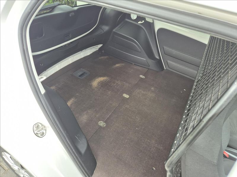 Volkswagen up! 1,0 i 5 Dv. Load Užitk. Klima - fotka 17 z 24