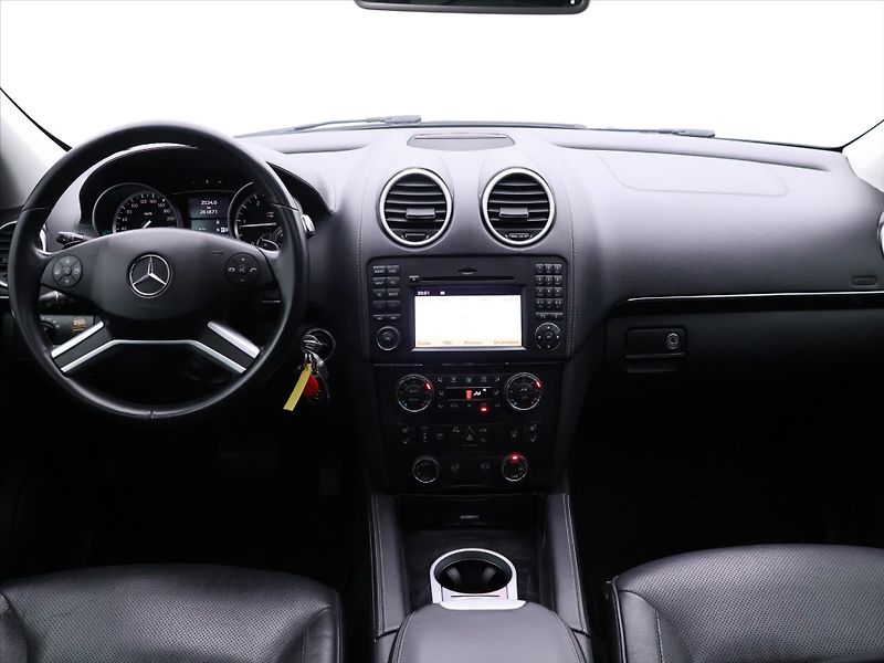 Mercedes-Benz GL 350 3,0 155kW 4Matic 7.míst - fotka 34 z 41
