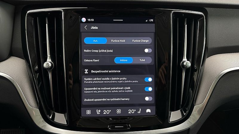 Volvo V60 2.0 T6 AUT AWD Recharge Plus B - fotka 27 z 34