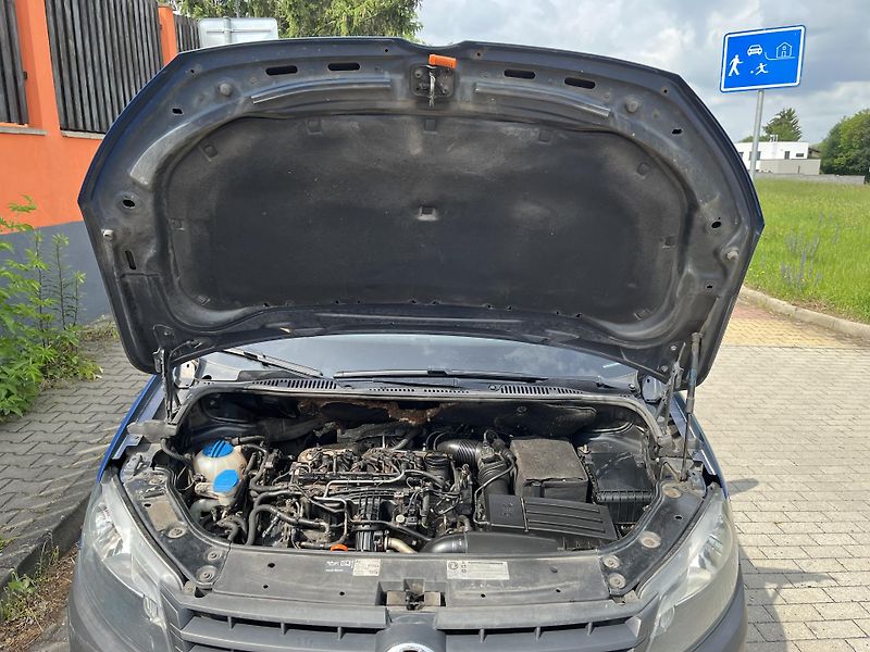 Volkswagen Caddy 1.6 TDi ČR 5 Míst - fotka 23 z 26