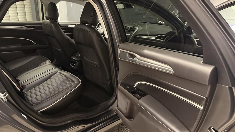Ford Mondeo (2018) 2.0 hybrid,VIGNALE,MASÁŽ - fotka 15 z 34