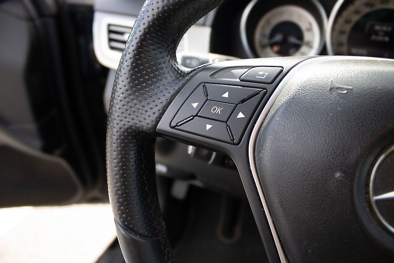 Mercedes-Benz Třídy E AMG paket, 100% stav. - fotka 31 z 45