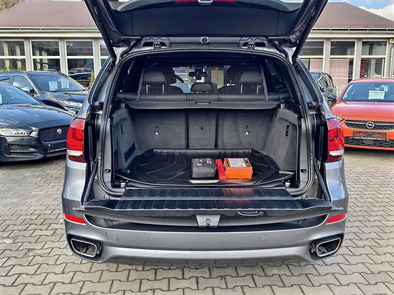 BMW X5 xDrive30d 190kW M-Paket, ČR - fotka 12 z 26