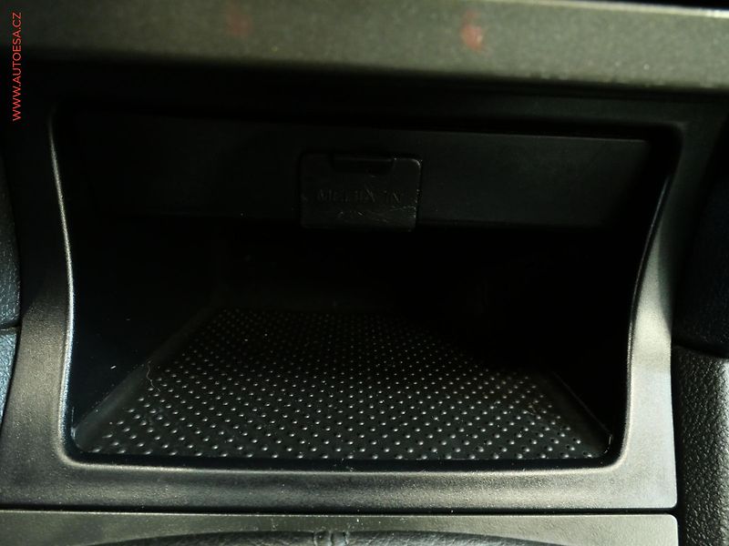 Škoda Yeti (2014) 2.0TDI, ČR, Xenon, AC - fotka 21 z 24