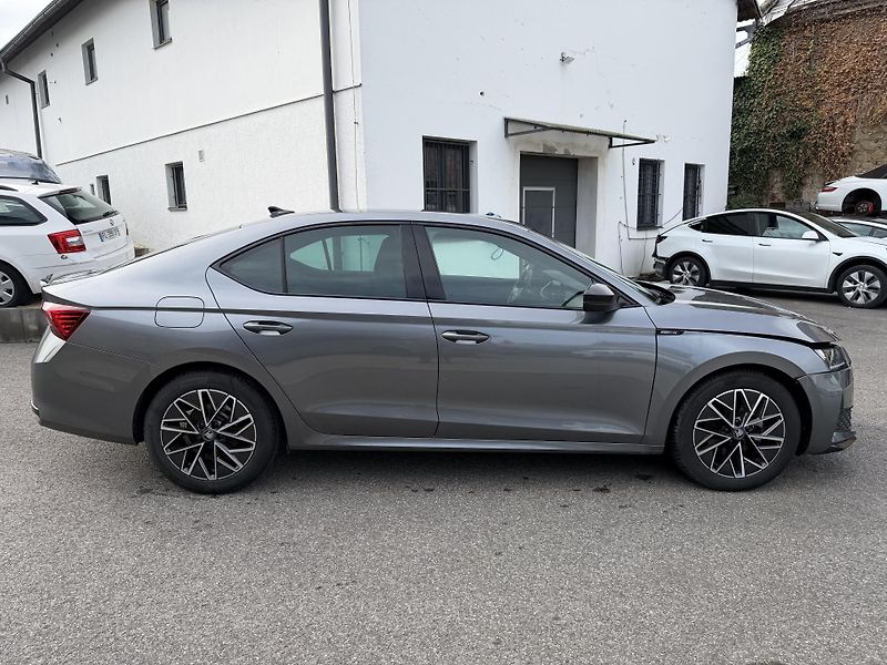 Škoda Octavia 1.5 TSI mHEV 110 kW SPORTLINE - fotka 11 z 22