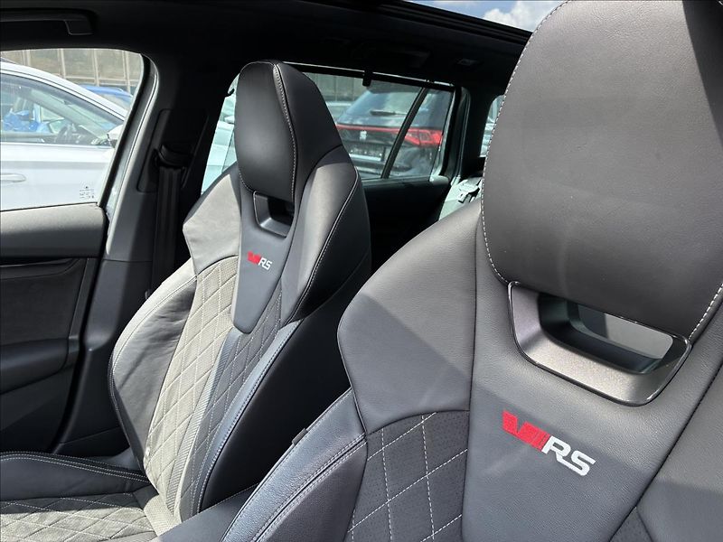 Škoda Octavia 2,0 RS,PANORAMA,TAŽNÉ,KŮŽE - fotka 11 z 33