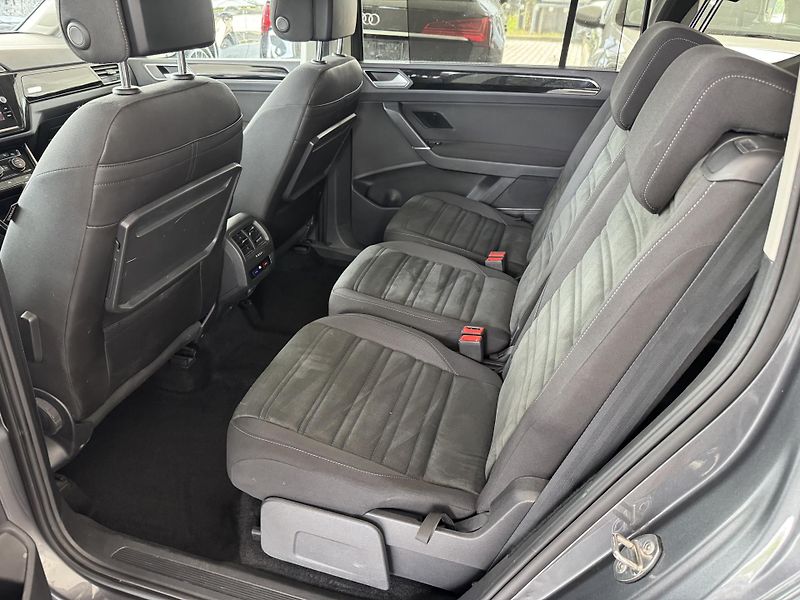 Volkswagen Touran (2020) 1,5TSi DSG 7.MÍST NAVIGACE ACC - fotka 16 z 31
