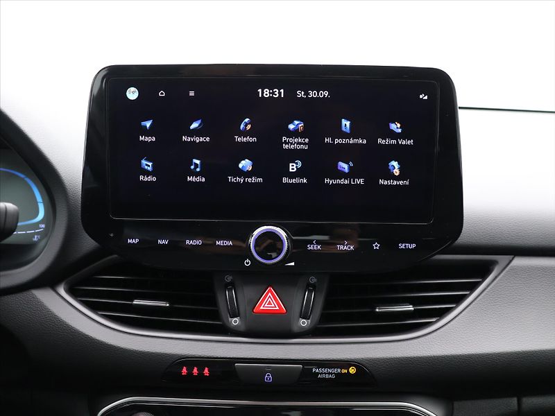 Hyundai i30 1.5 i 70kW Comfort CZ Záruka - fotka 17 z 19