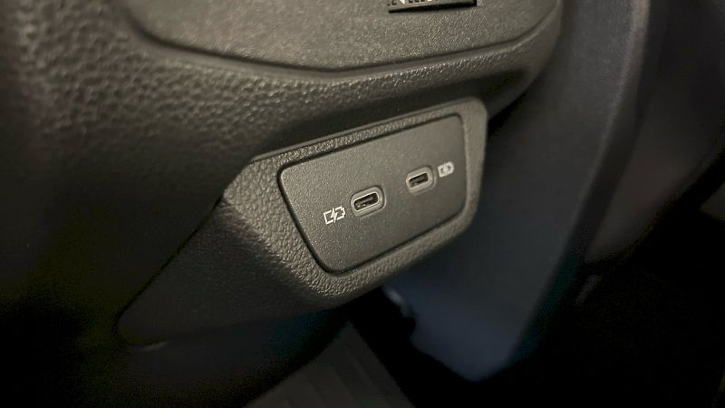 Volkswagen T-Roc (2024) R-Line 1.0 TSI 81kW - fotka 26 z 28