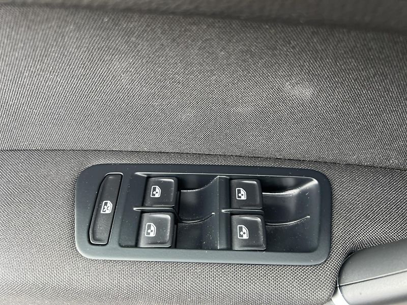 Volkswagen Golf Sportsvan 1.5TSi 96kw KLIMA TAŽNÉ  - fotka 12 z 46