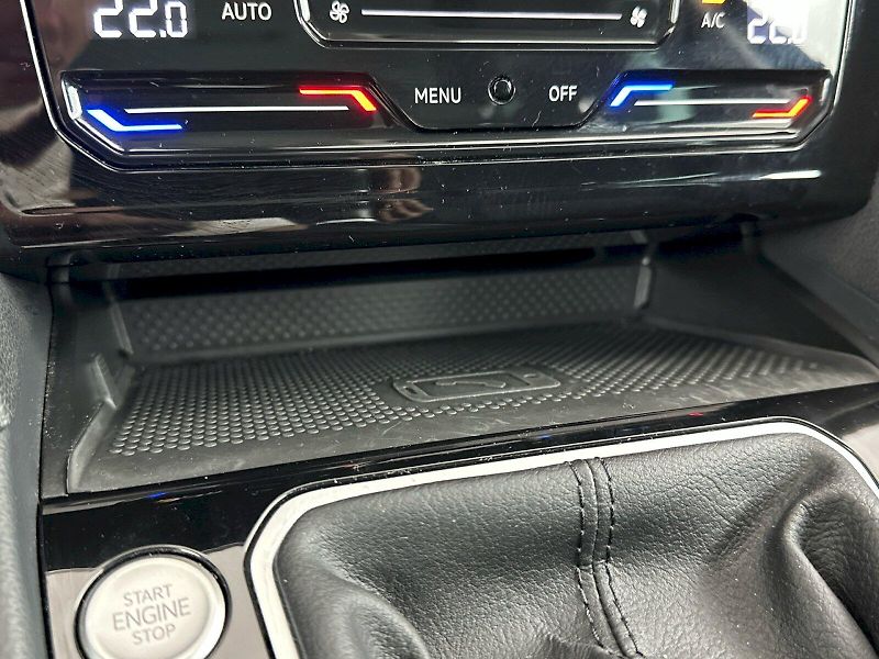 Volkswagen Passat (2022) Business 2.0 TDI 110kW - fotka 22 z 30