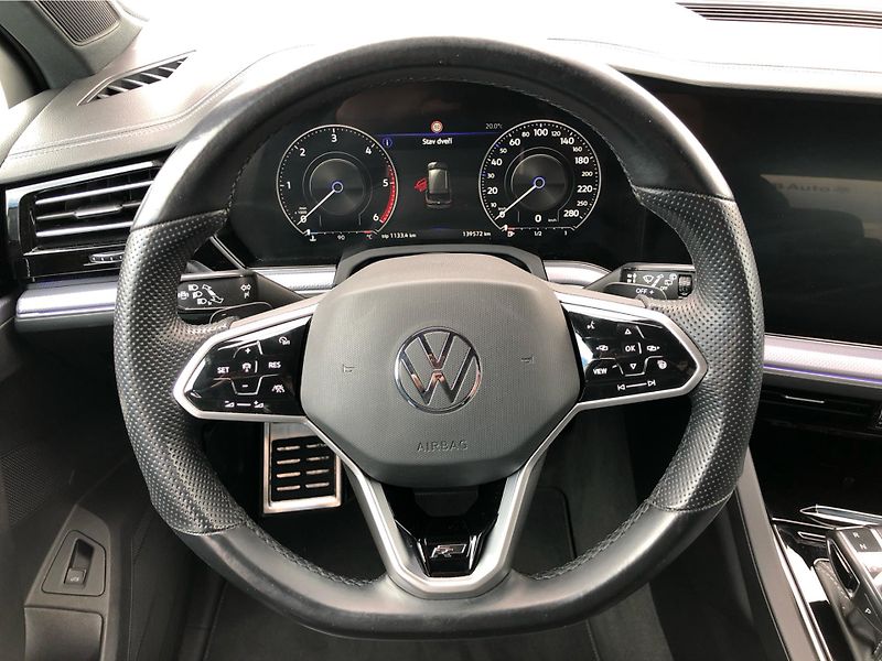 Volkswagen Touareg 3.0 TDI R-Line - fotka 17 z 30