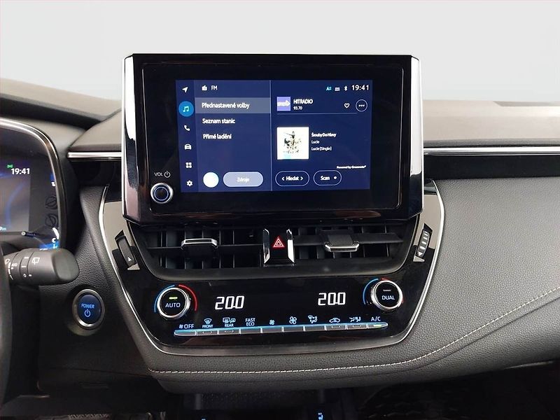 Toyota Corolla (2022) Comfort 1.8 Hybrid - fotka 12 z 19