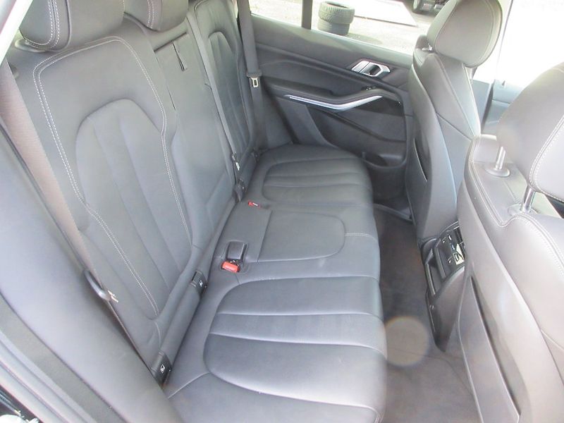 BMW X5 3.0 Xdrive 30d 46 000 km - fotka 9 z 20