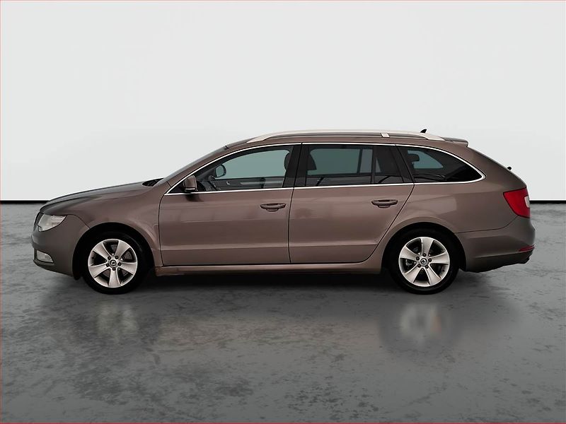 Škoda Superb (2011) Ambition Plus 1.6 TDI, Navi - fotka 3 z 20