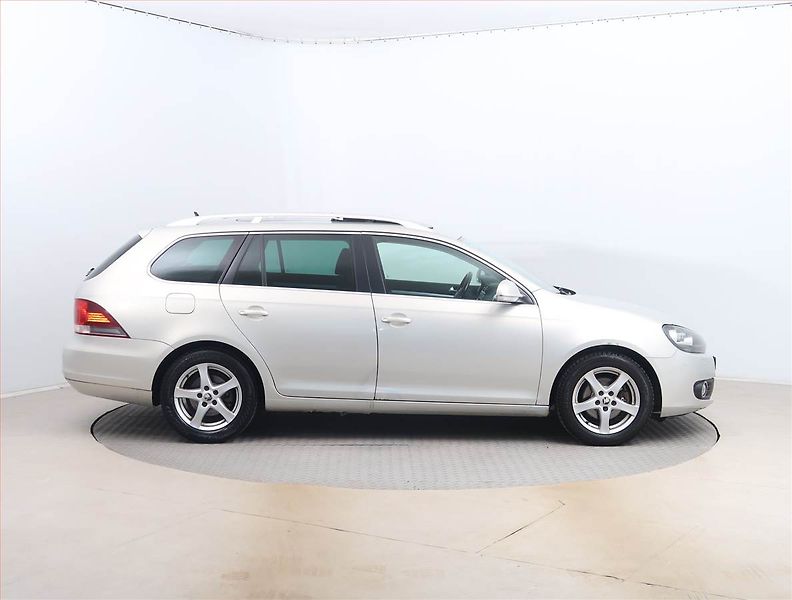Volkswagen Golf (2010) 1.6 TDI, po STK, Tažné - fotka 6 z 14