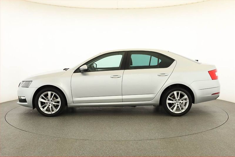 Škoda Octavia (2019) Ambition 1.6 TDI, Serv.kniha - fotka 3 z 19