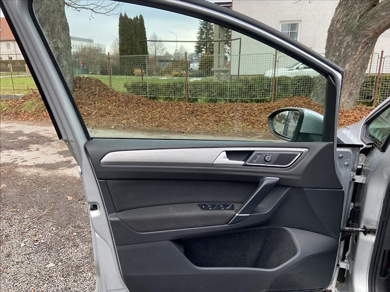Volkswagen Golf Sportsvan 1,6 TDi 81kW  Serviska,Navigac - fotka 10 z 46