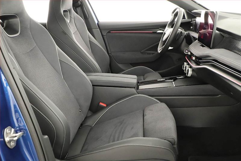 Škoda Superb (2025) 2.0 TDI, Sportline - fotka 7 z 20