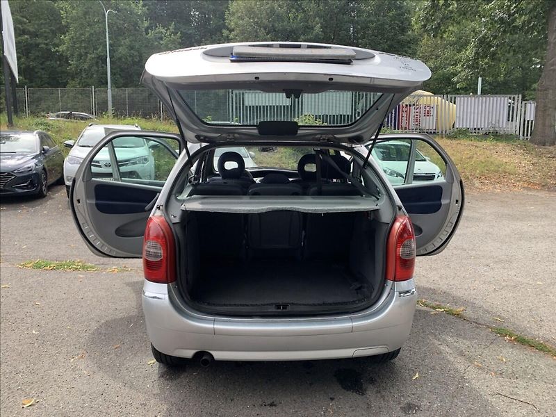 Citroën Xsara Picasso 1,6 i - fotka 17 z 17
